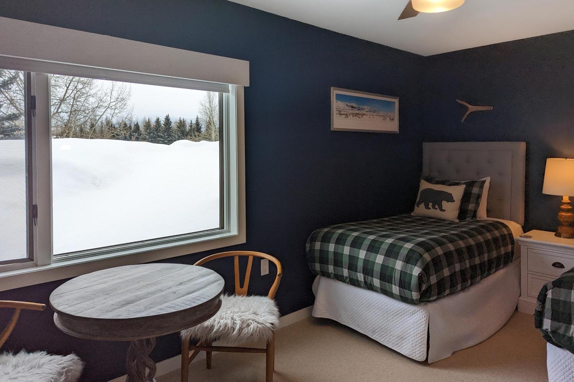 Glacier Jackson Room photo